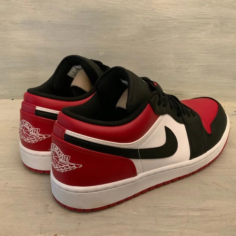 Nike Air Jordan1 Low Red Black White Leather‎ Athletic Shoes Size 11 Like New